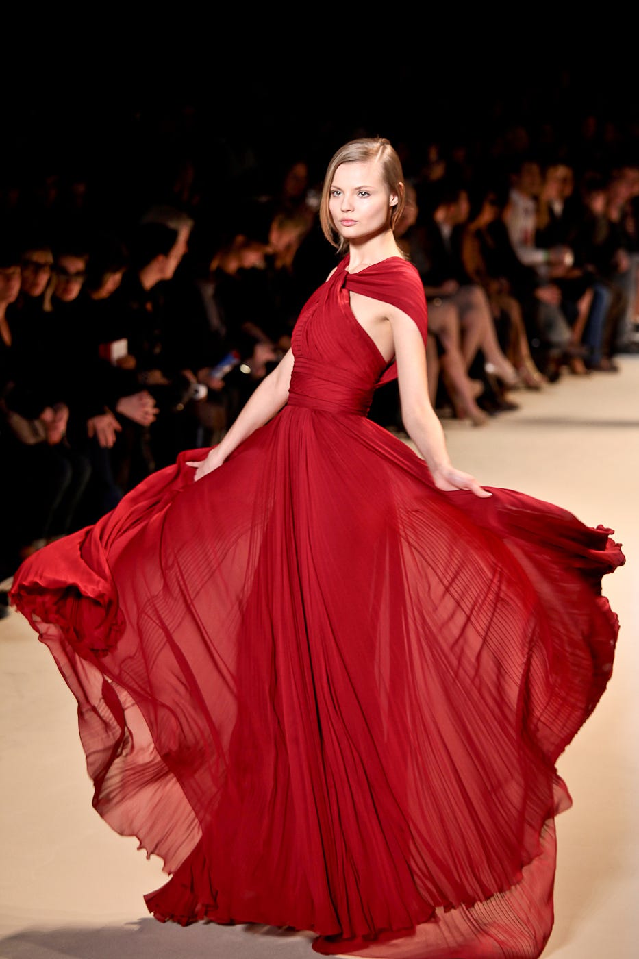 Fashion Colors: Complete Guide to Trending Hues and Color Psychology in Style