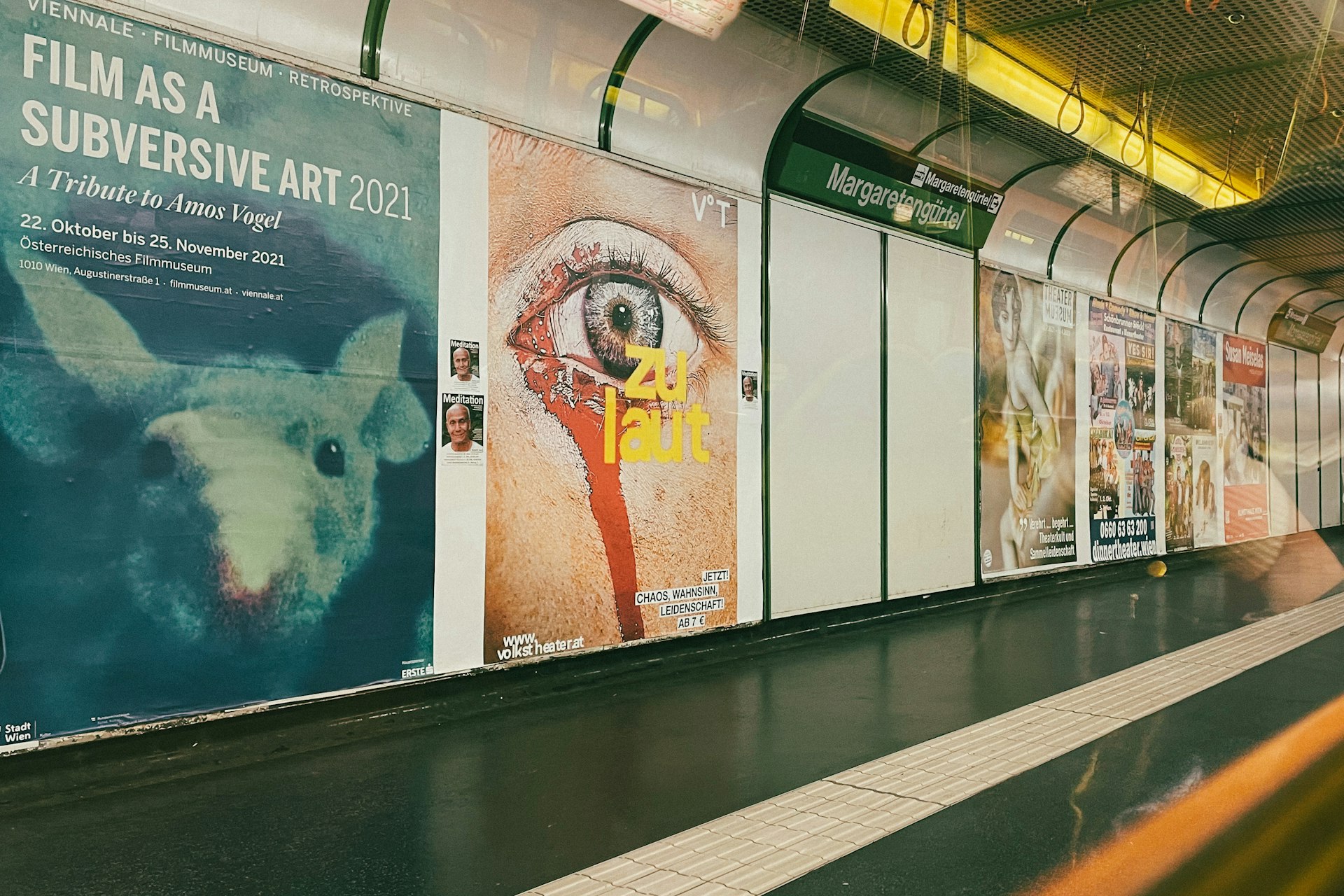 The Art of Storytelling: How Creative Expression Transforms Advertising and Brand Narratives